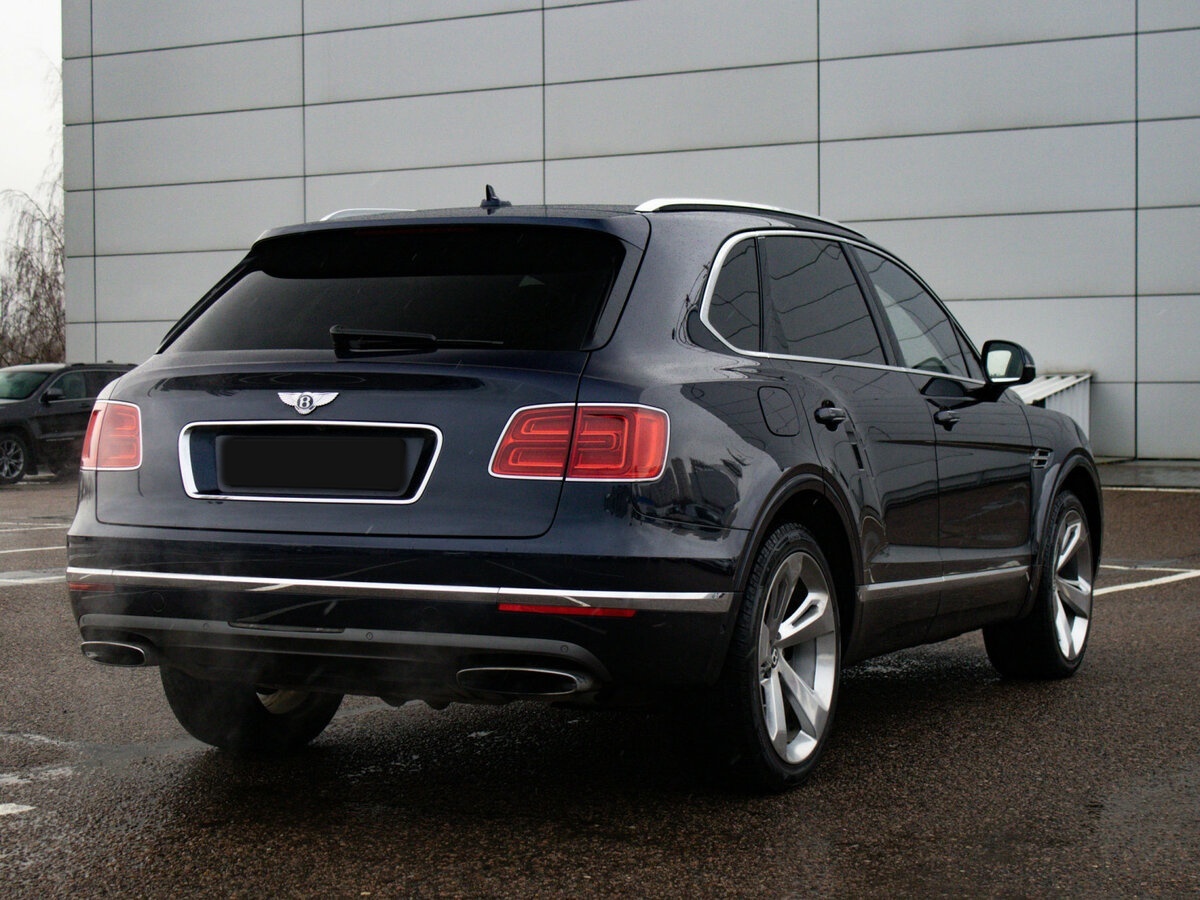 Bentley Bentayga с пробегом — 2016 год. Фото: #4