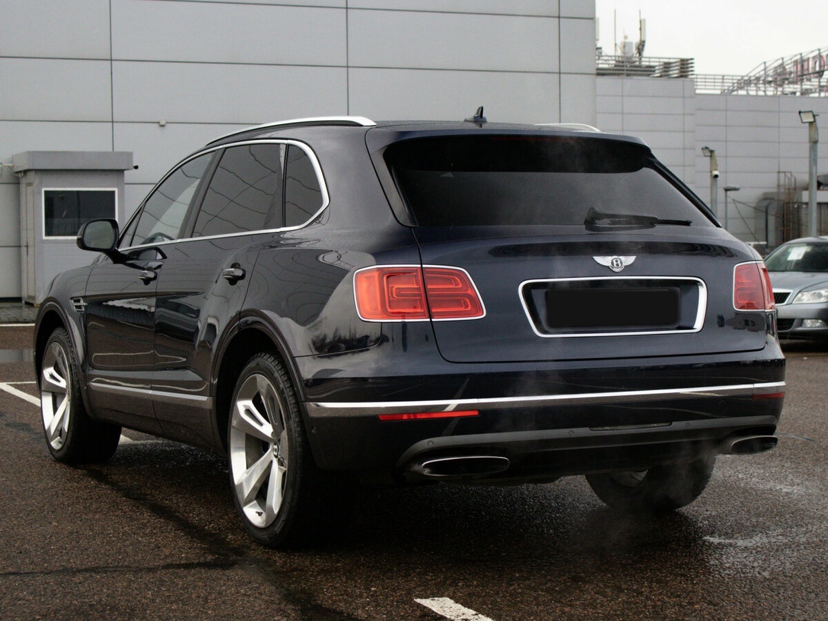 Bentley Bentayga с пробегом — 2016 год. Фото: #6