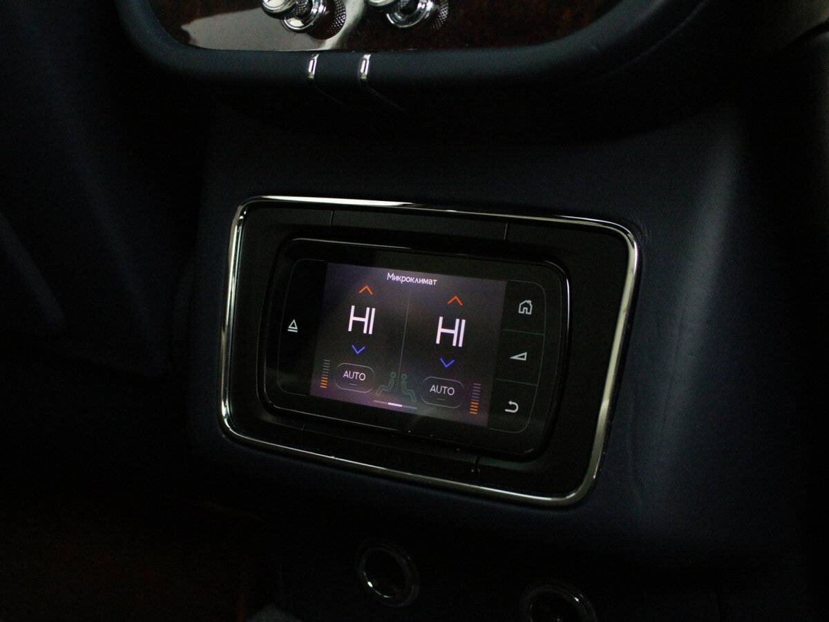 Bentley Bentayga с пробегом — 2016 год. Фото: #13