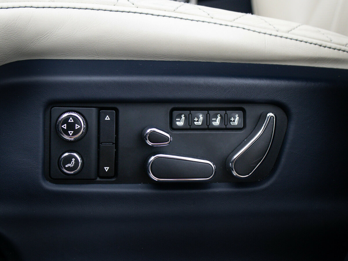 Bentley Bentayga с пробегом — 2016 год. Фото: #20