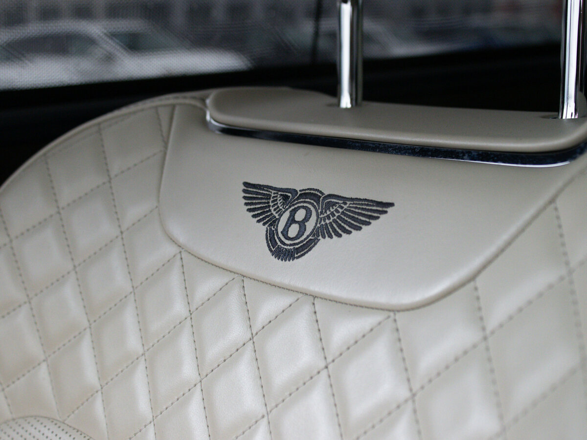 Bentley Bentayga с пробегом — 2016 год. Фото: #23