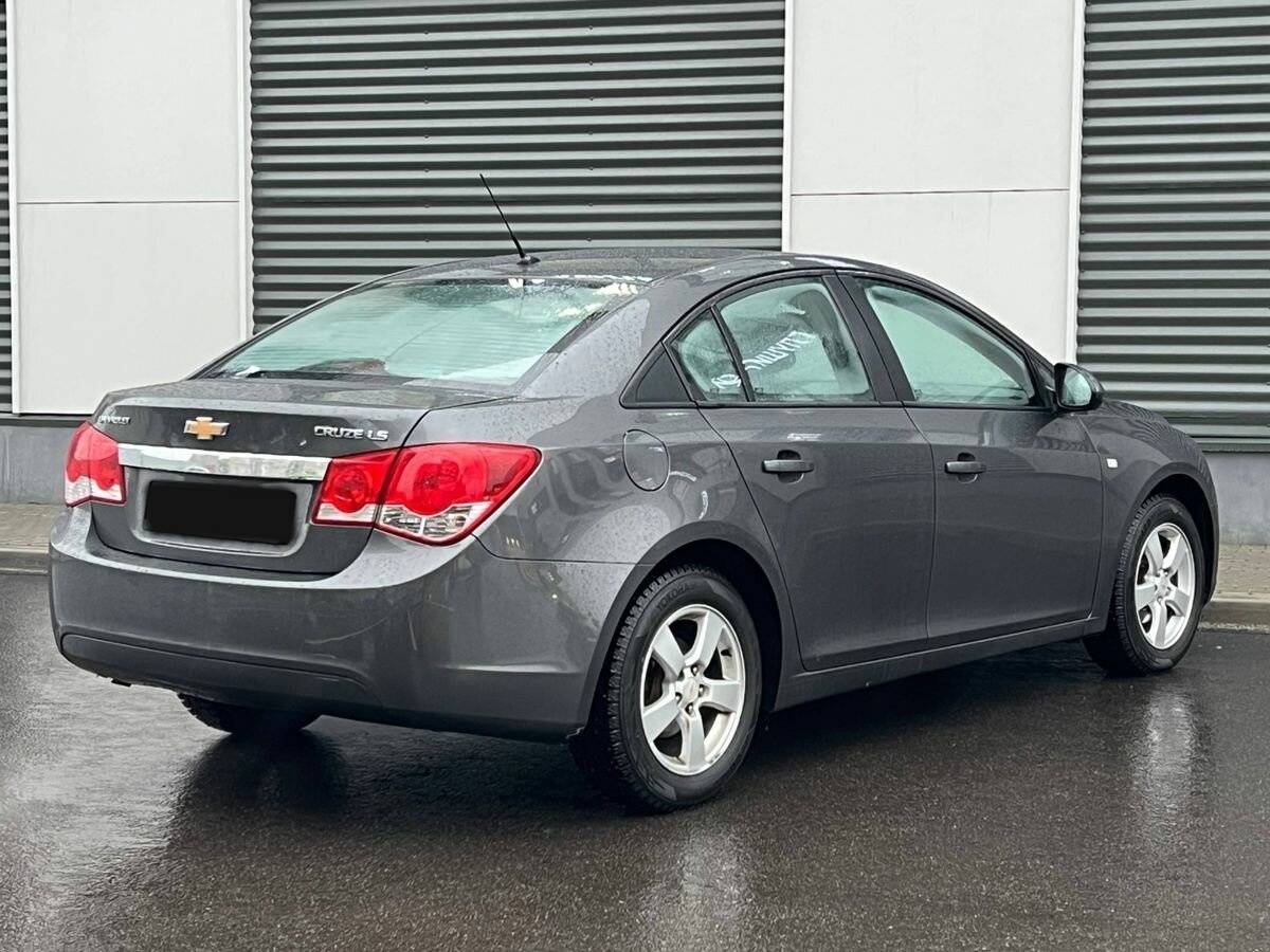 Chevrolet Cruze с пробегом — 2011 год. Фото: #2