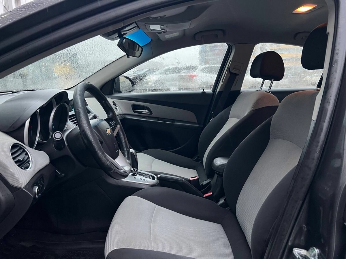 Chevrolet Cruze с пробегом — 2011 год. Фото: #5