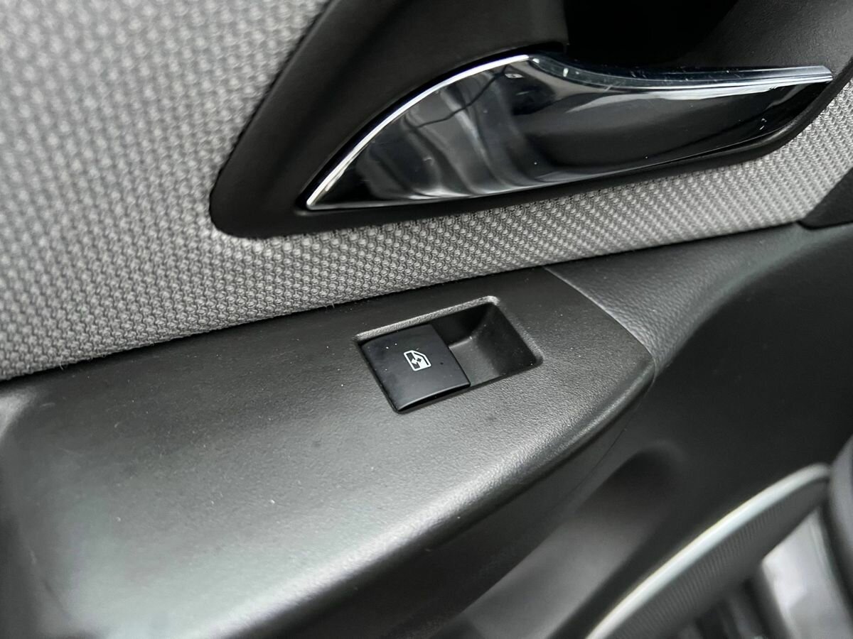 Chevrolet Cruze с пробегом — 2011 год. Фото: #11