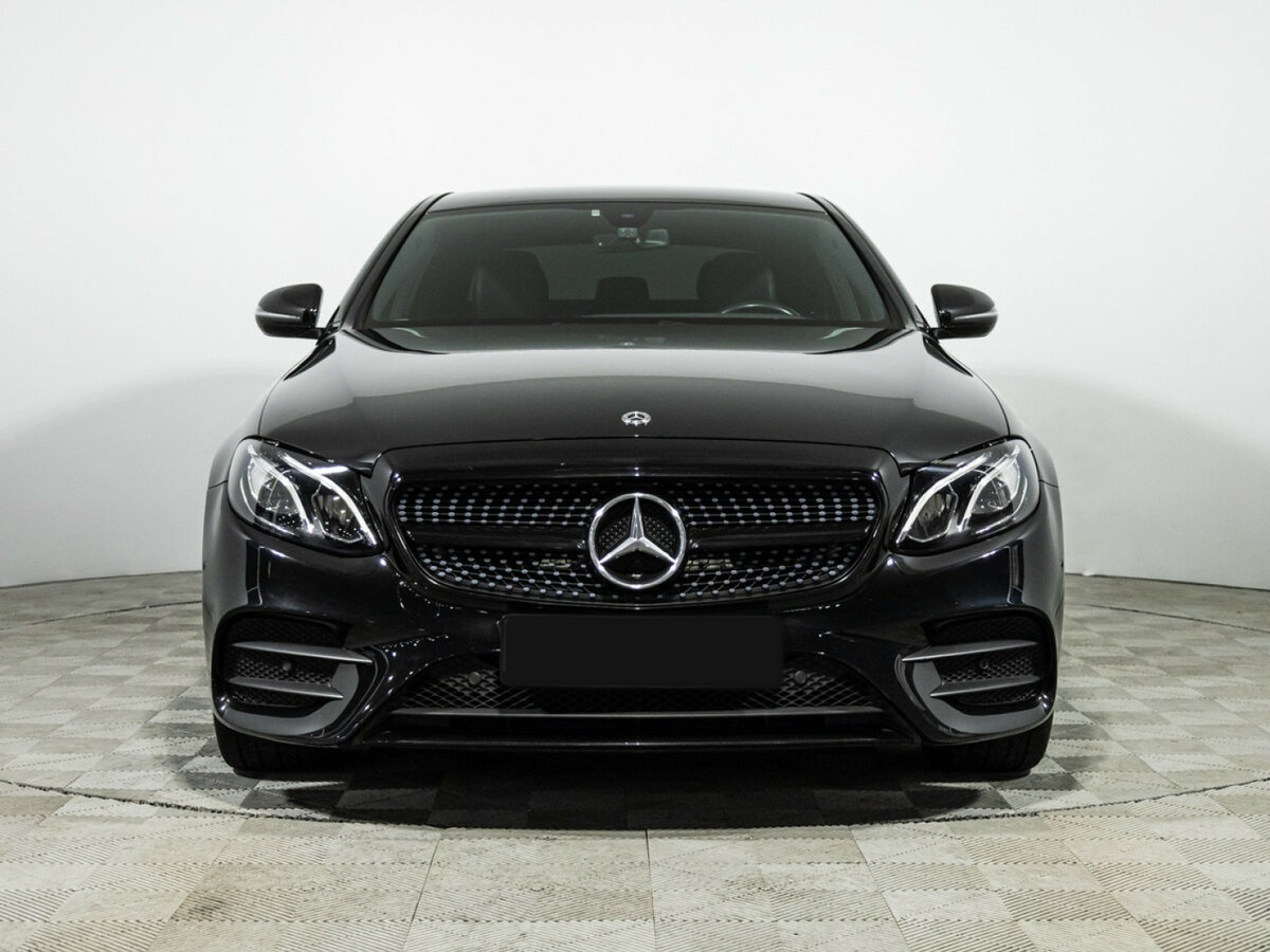 Mercedes-Benz E-Класс с пробегом — 2019 год. Фото: #1