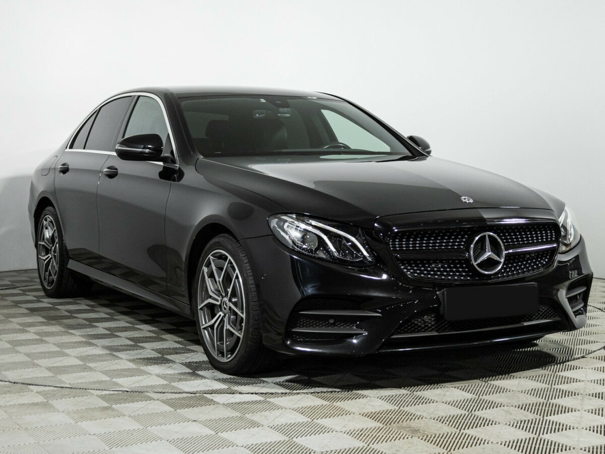 Mercedes-Benz E-Класс с пробегом — 2019 год. Фото: #2