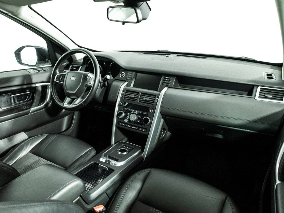 Land Rover Discovery Sport с пробегом — 2017 год. Фото: #7