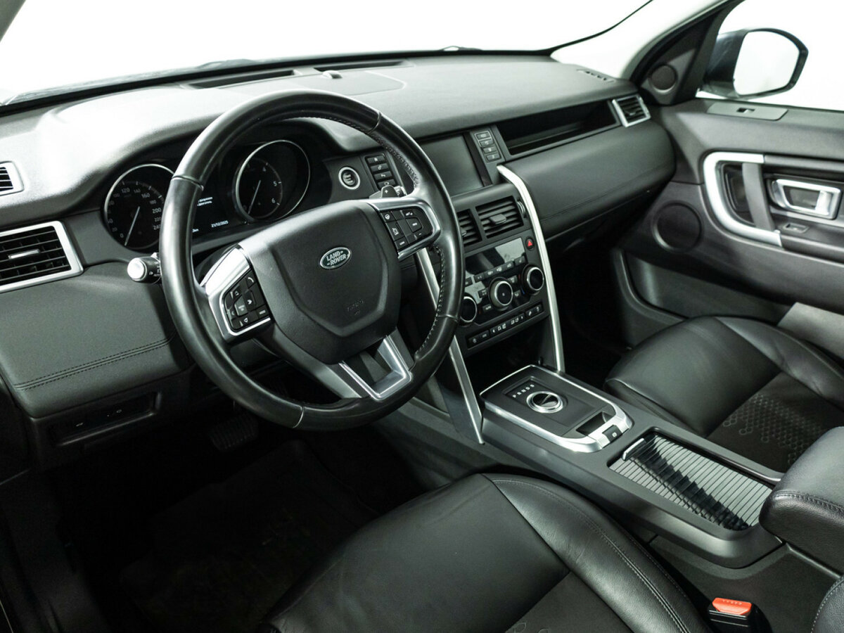 Land Rover Discovery Sport с пробегом — 2017 год. Фото: #9