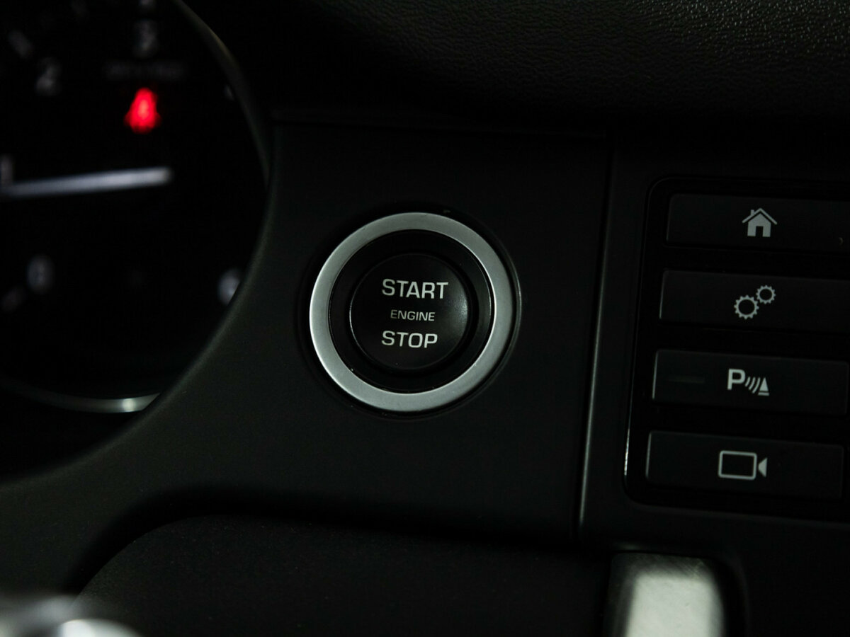 Land Rover Discovery Sport с пробегом — 2017 год. Фото: #17