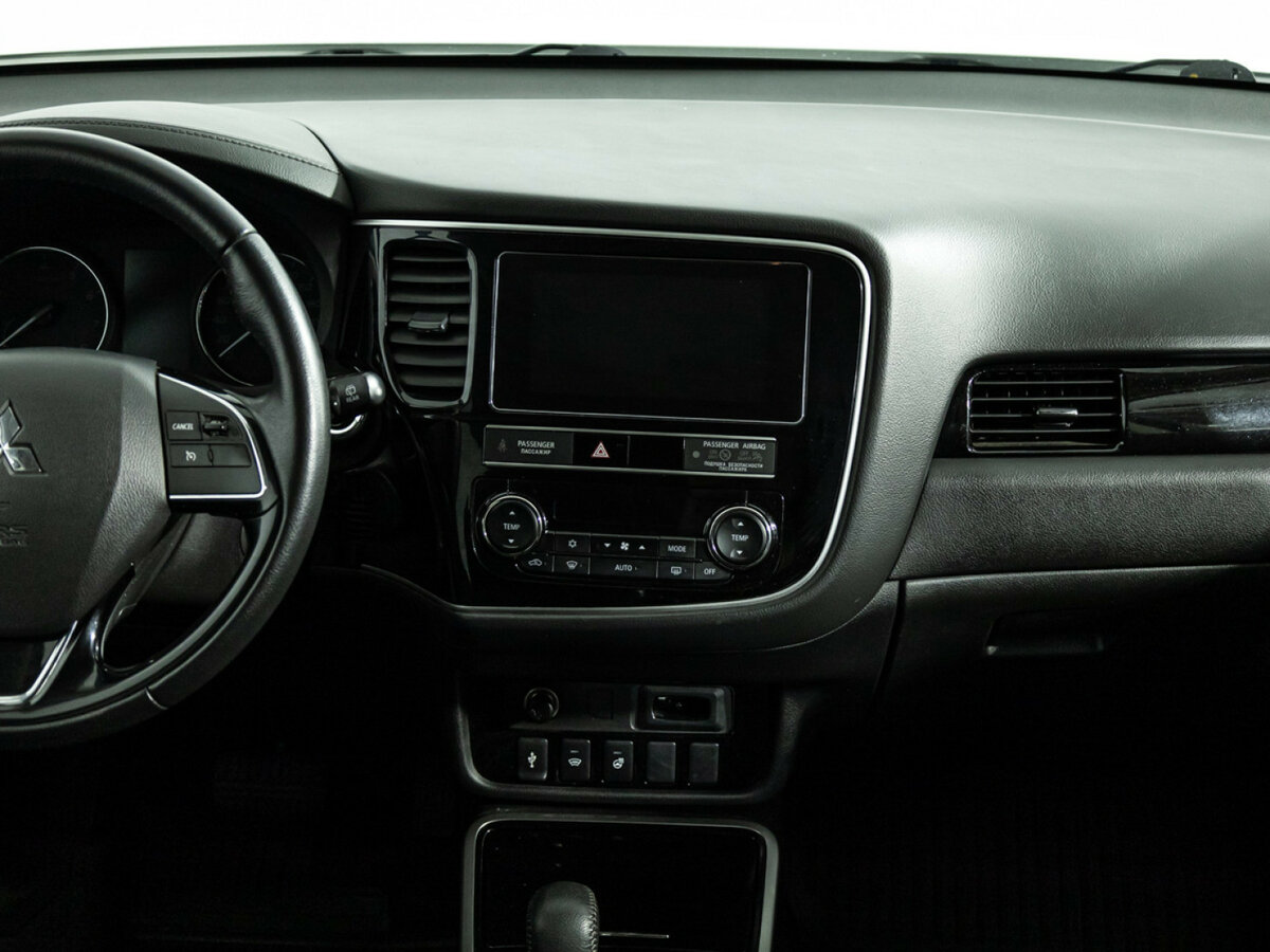 Mitsubishi Outlander с пробегом — 2018 год. Фото: #11