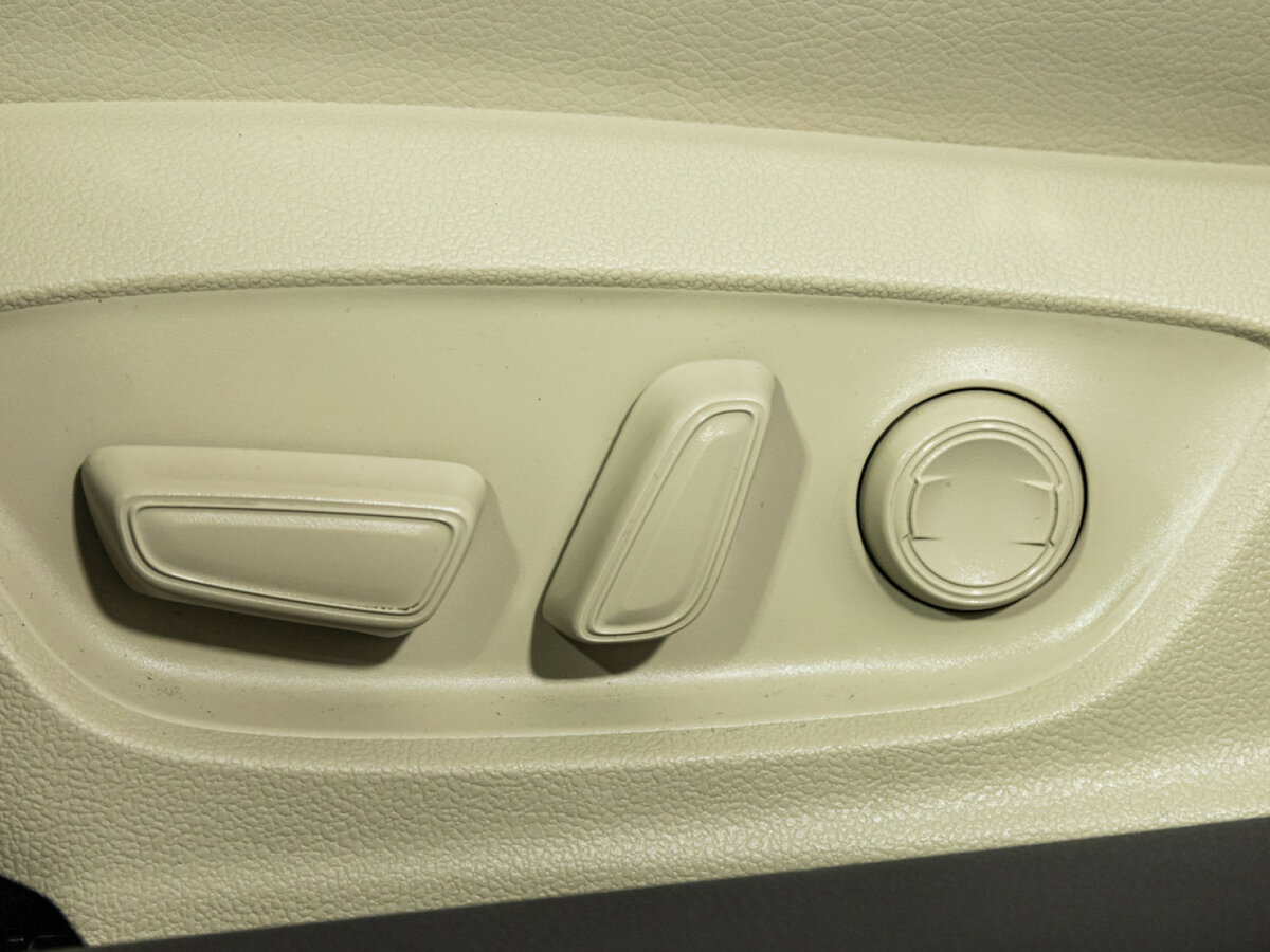 Toyota Camry с пробегом — 2020 год. Фото: #12