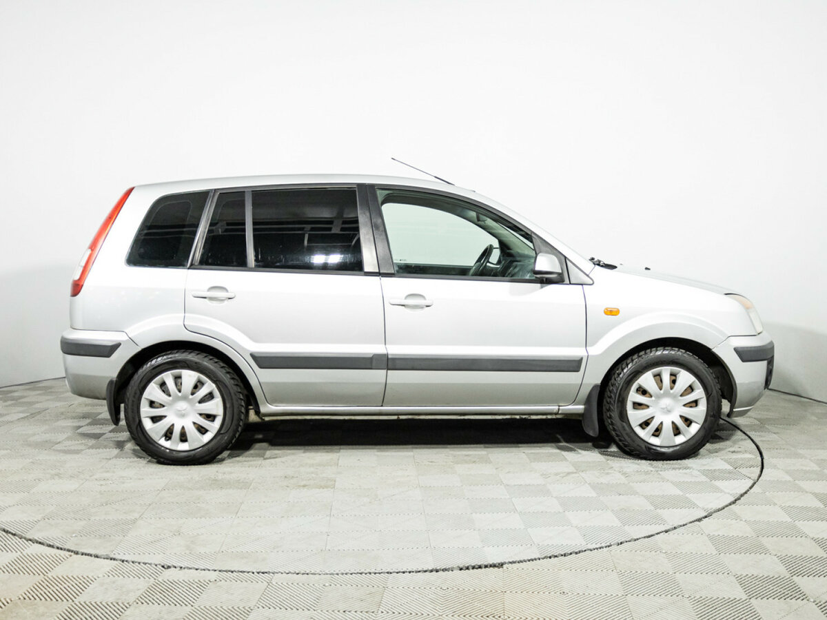 Ford Fusion с пробегом — 2006 год. Фото: #3