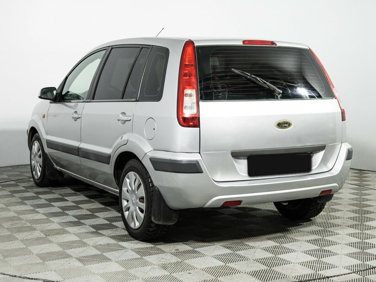 Ford Fusion с пробегом — 2006 год. Фото: #6