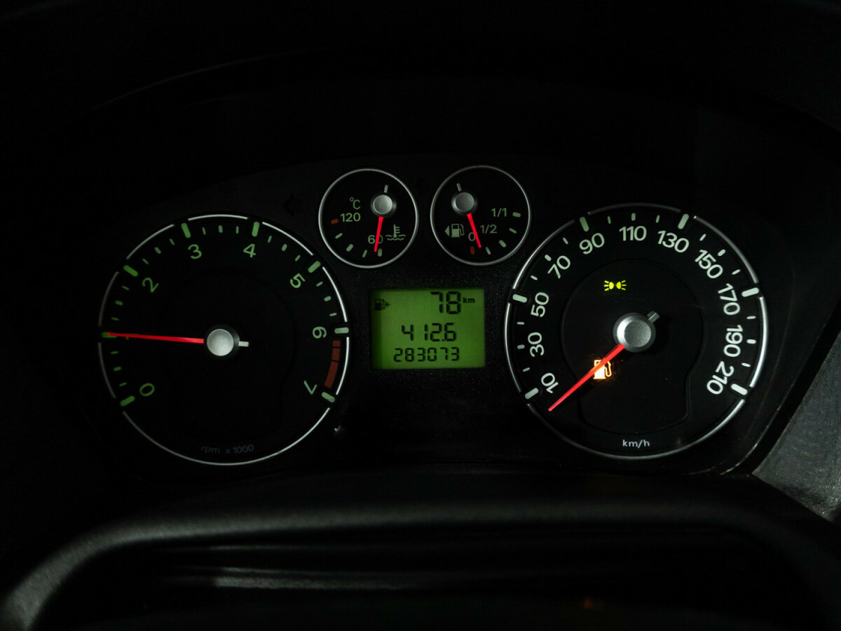 Ford Fusion с пробегом — 2006 год. Фото: #11