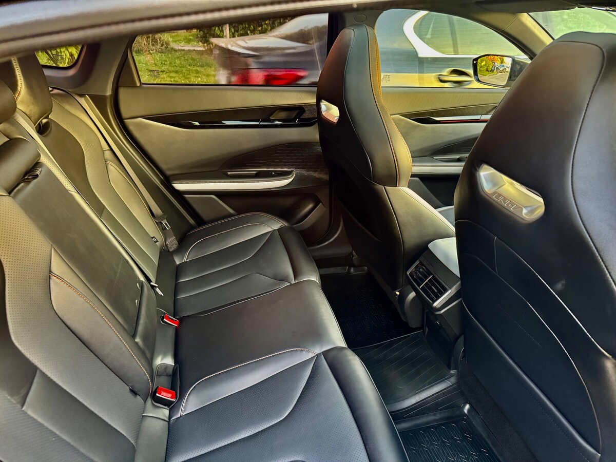 Changan UNI-V с пробегом — 2024 год. Фото: #11