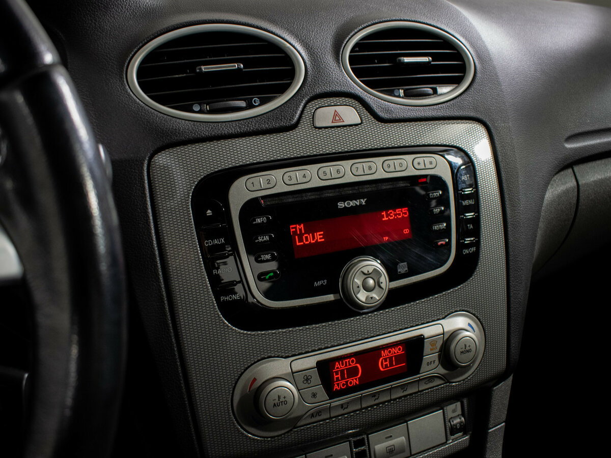 Ford Focus с пробегом — 2010 год. Фото: #11