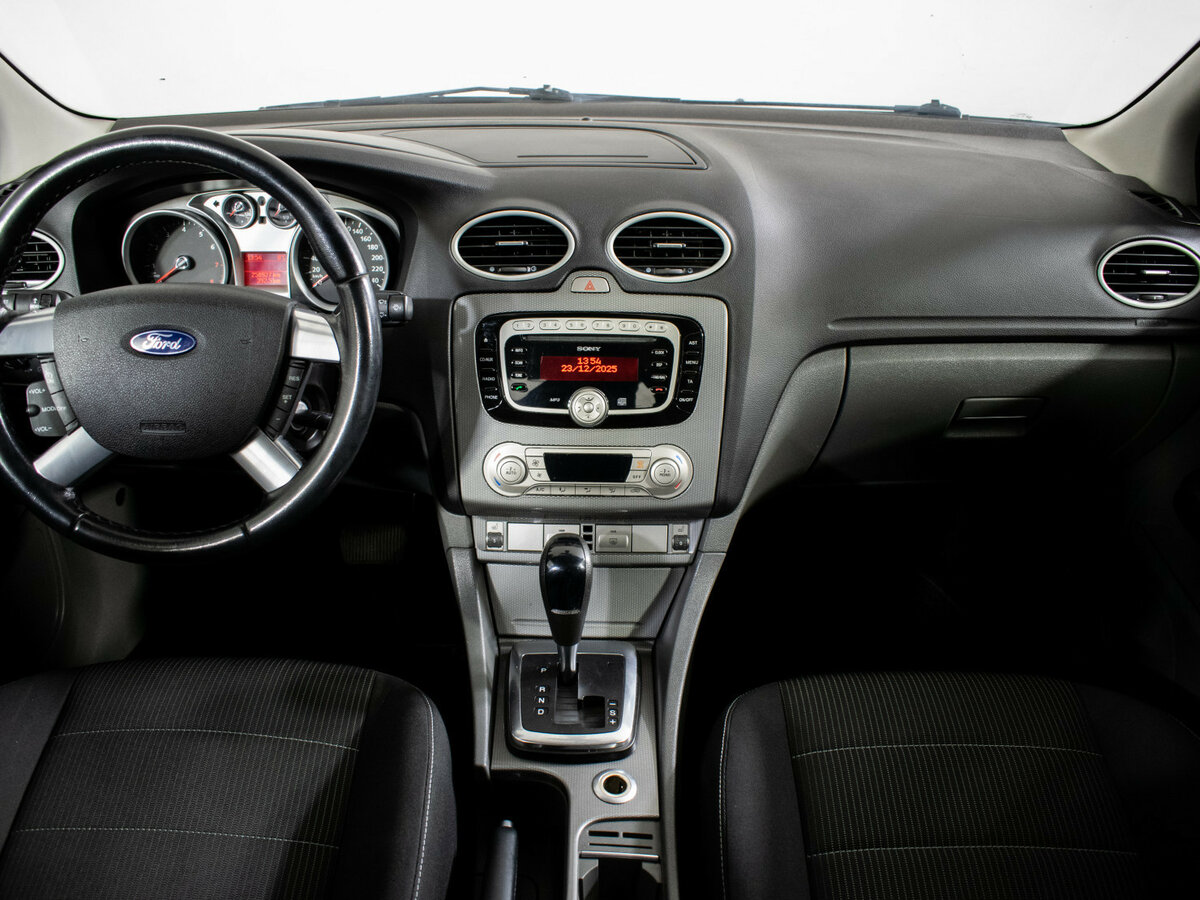 Ford Focus с пробегом — 2010 год. Фото: #12