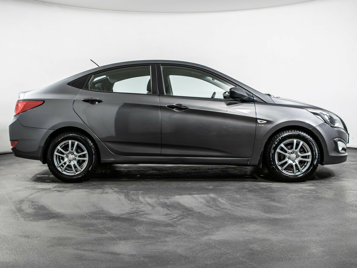 Hyundai Solaris с пробегом — 2015 год. Фото: #3