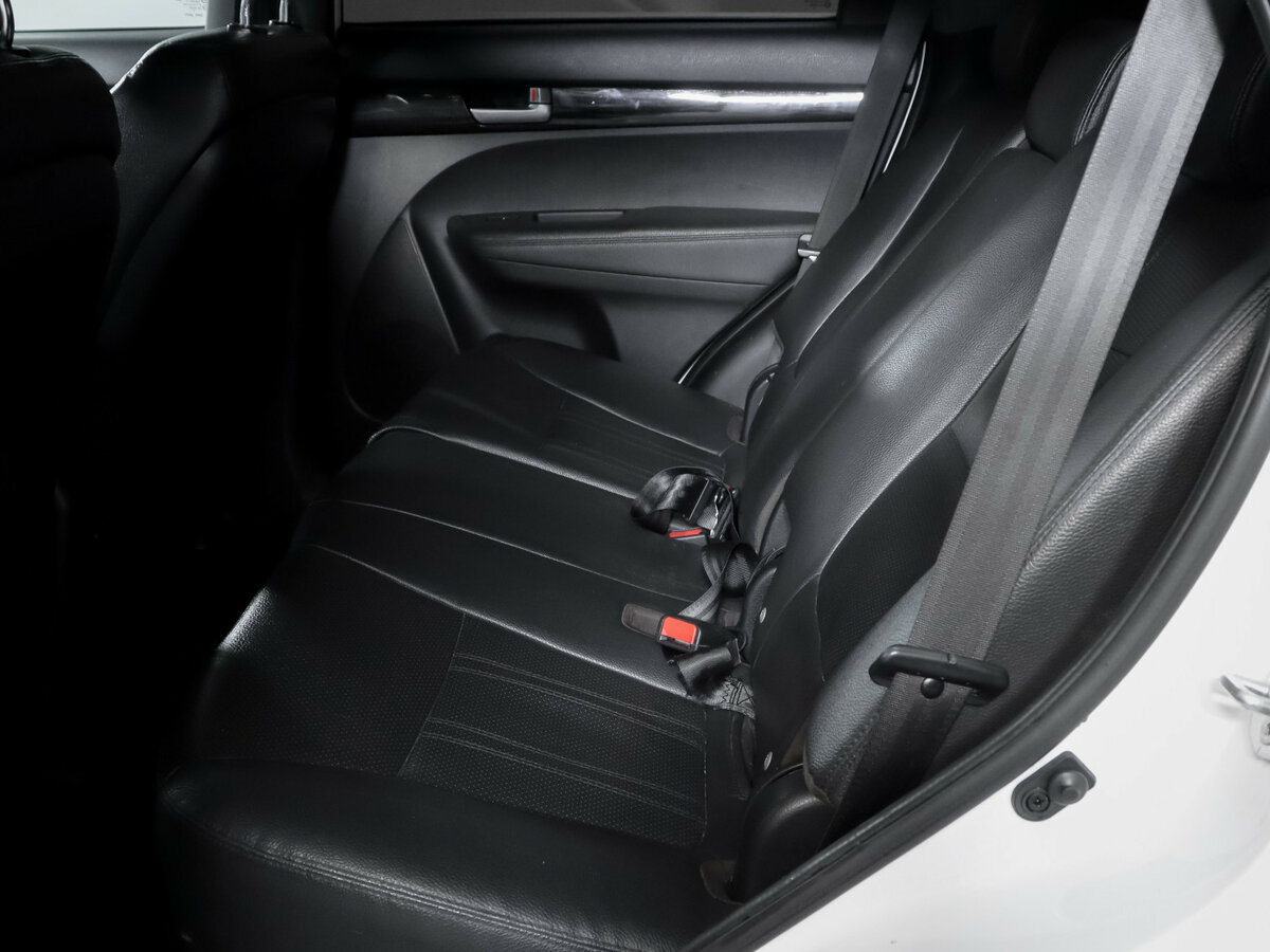 Kia Sorento с пробегом — 2011 год. Фото: #9