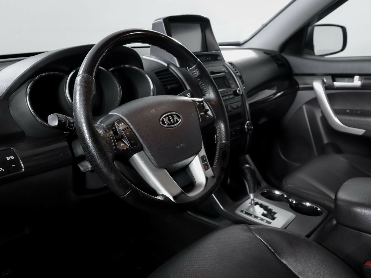 Kia Sorento с пробегом — 2011 год. Фото: #13