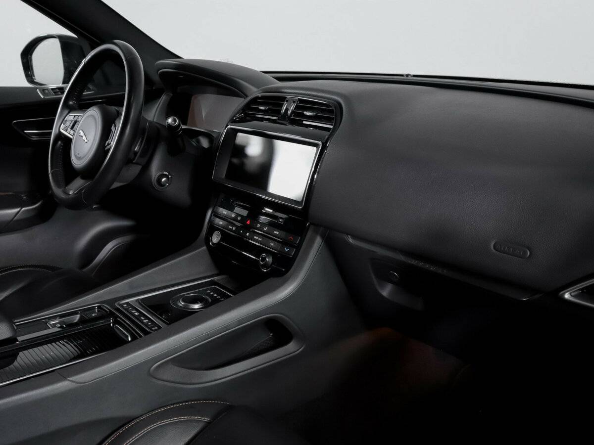 Jaguar F-Pace с пробегом — 2017 год. Фото: #8