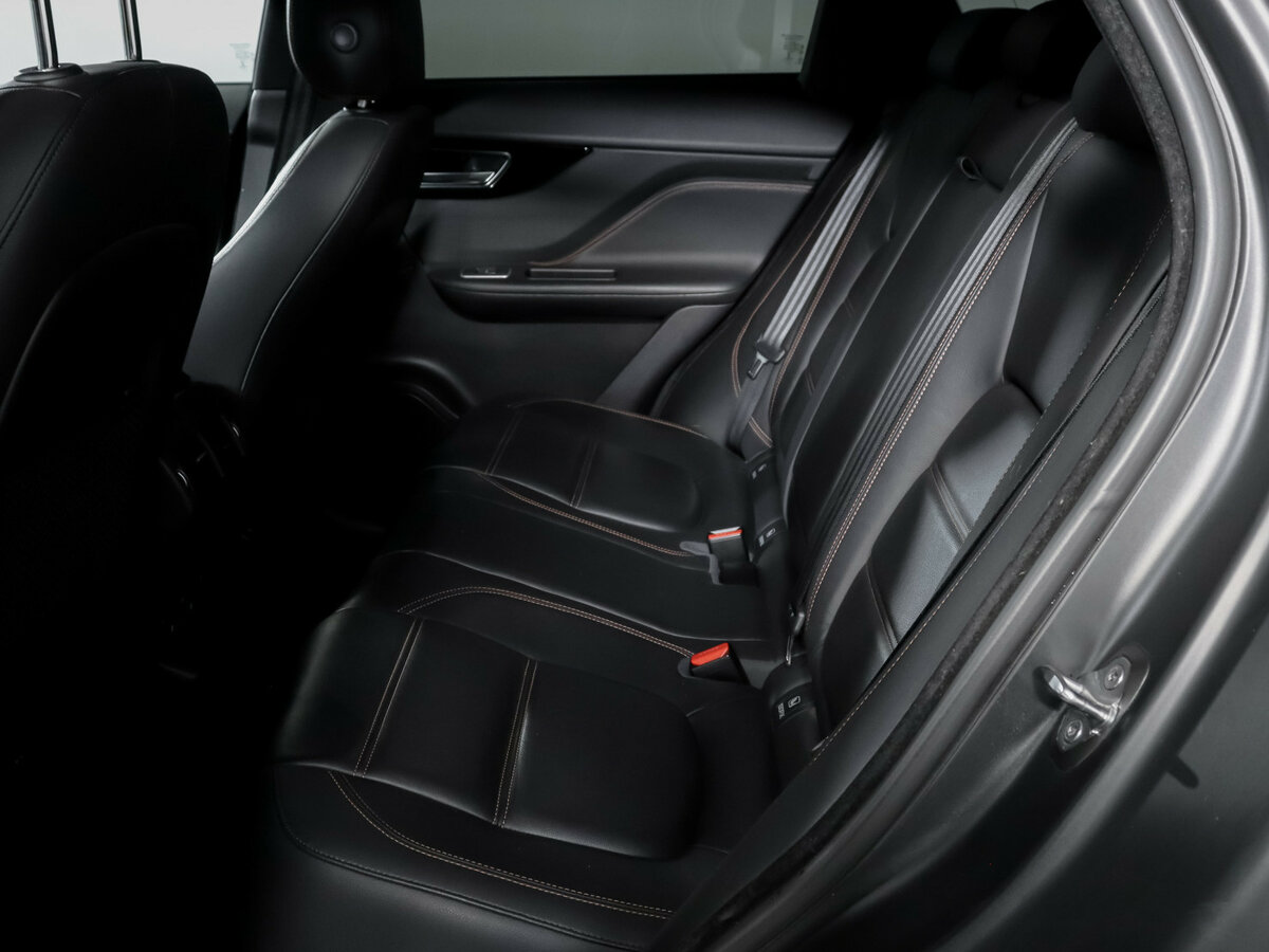 Jaguar F-Pace с пробегом — 2017 год. Фото: #9