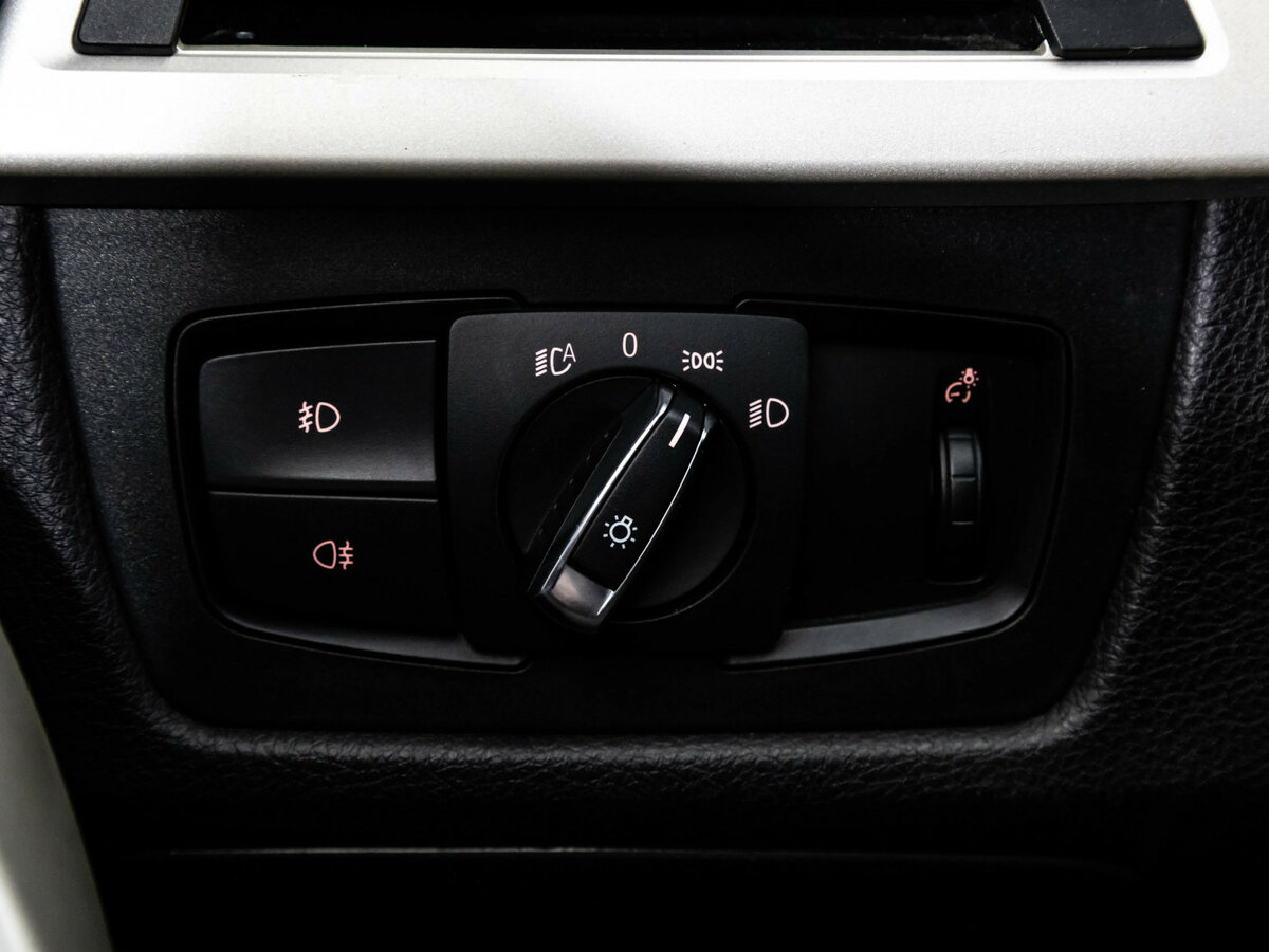 BMW 3 серии с пробегом — 2016 год. Фото: #15