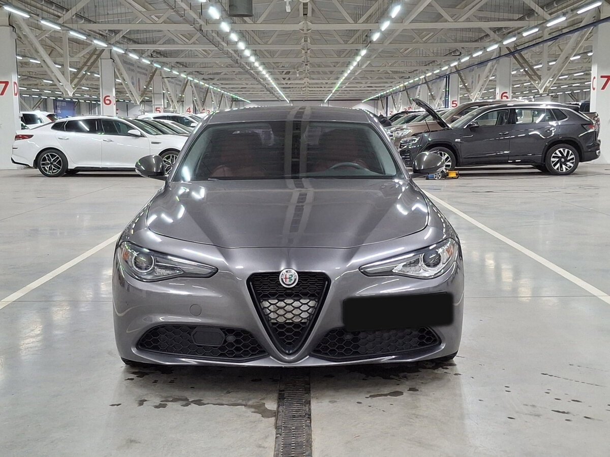 Alfa Romeo Giulia с пробегом — 2019 год. Фото: #1