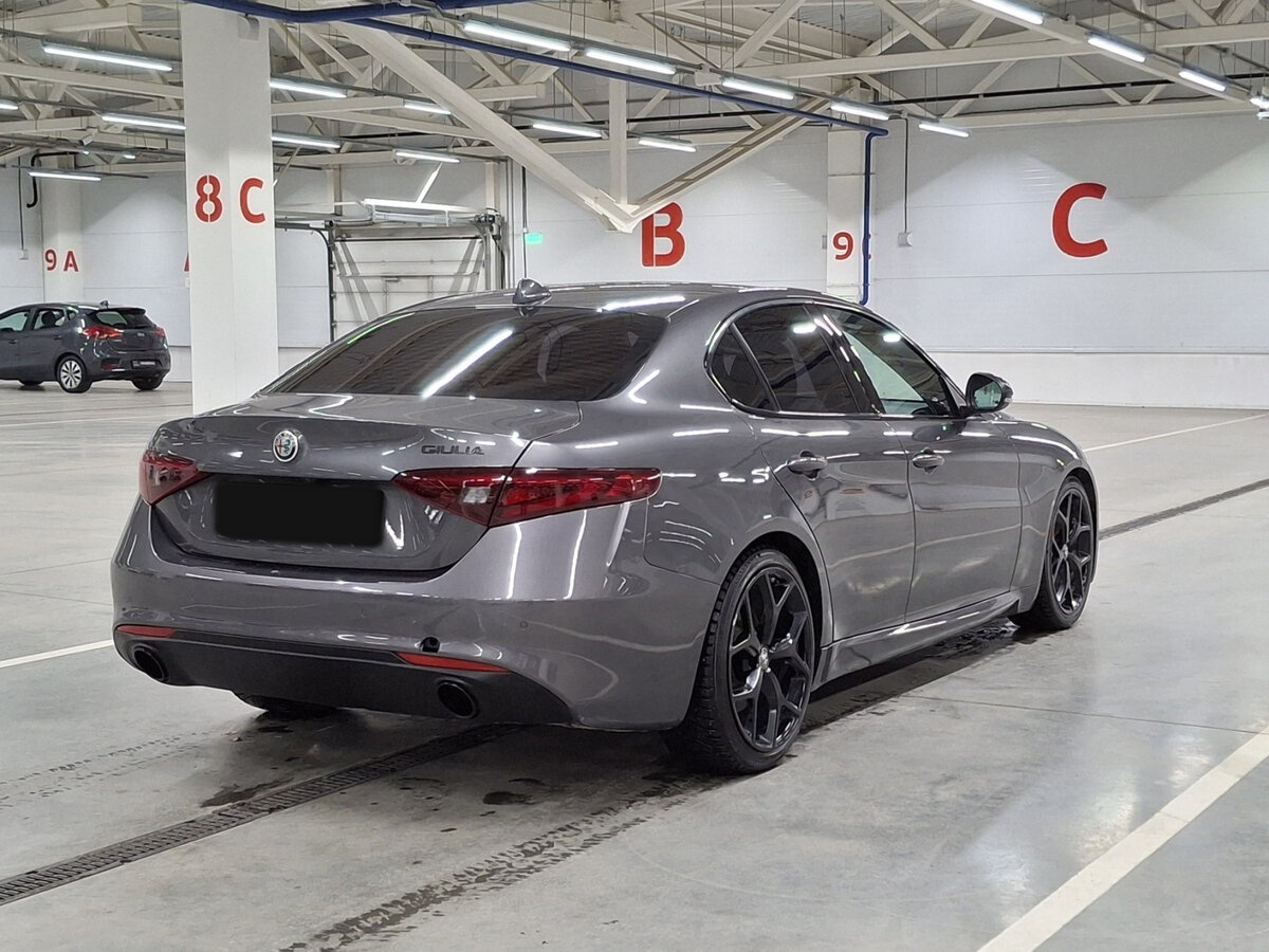 Alfa Romeo Giulia с пробегом — 2019 год. Фото: #4