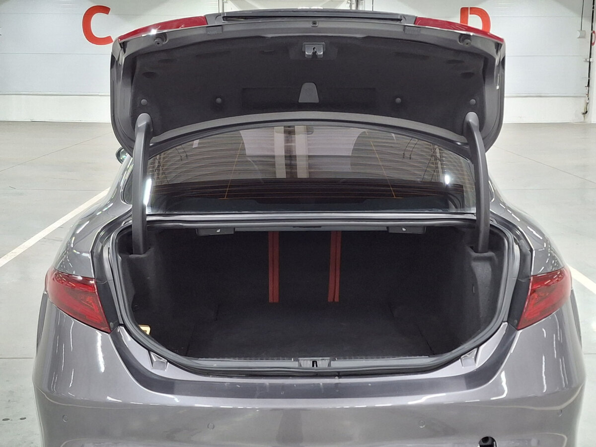 Alfa Romeo Giulia с пробегом — 2019 год. Фото: #8