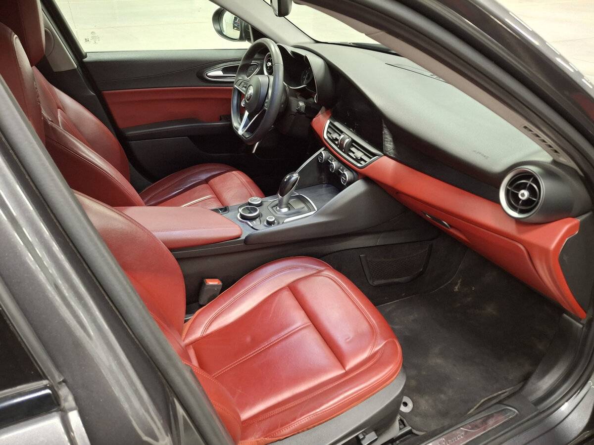 Alfa Romeo Giulia с пробегом — 2019 год. Фото: #9