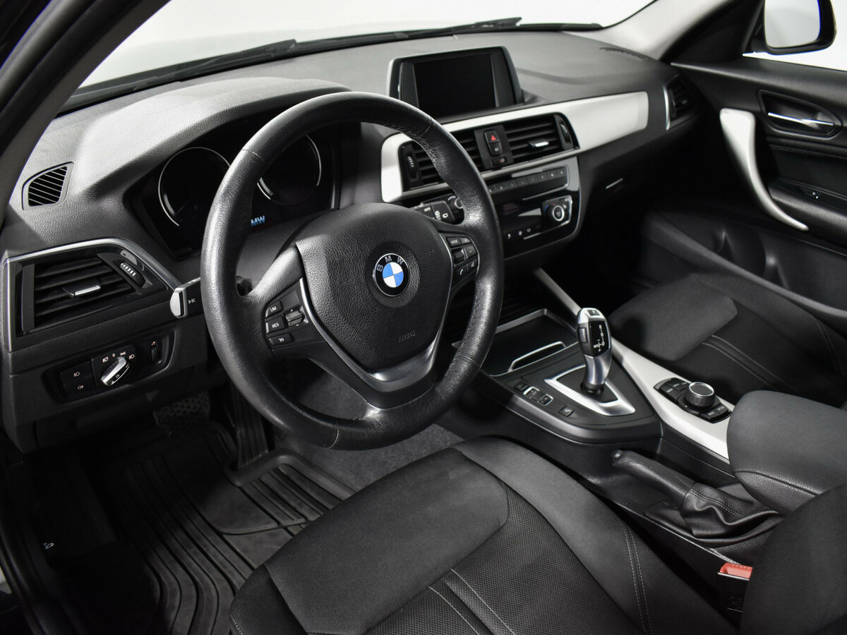 BMW 1 серии с пробегом — 2017 год. Фото: #8