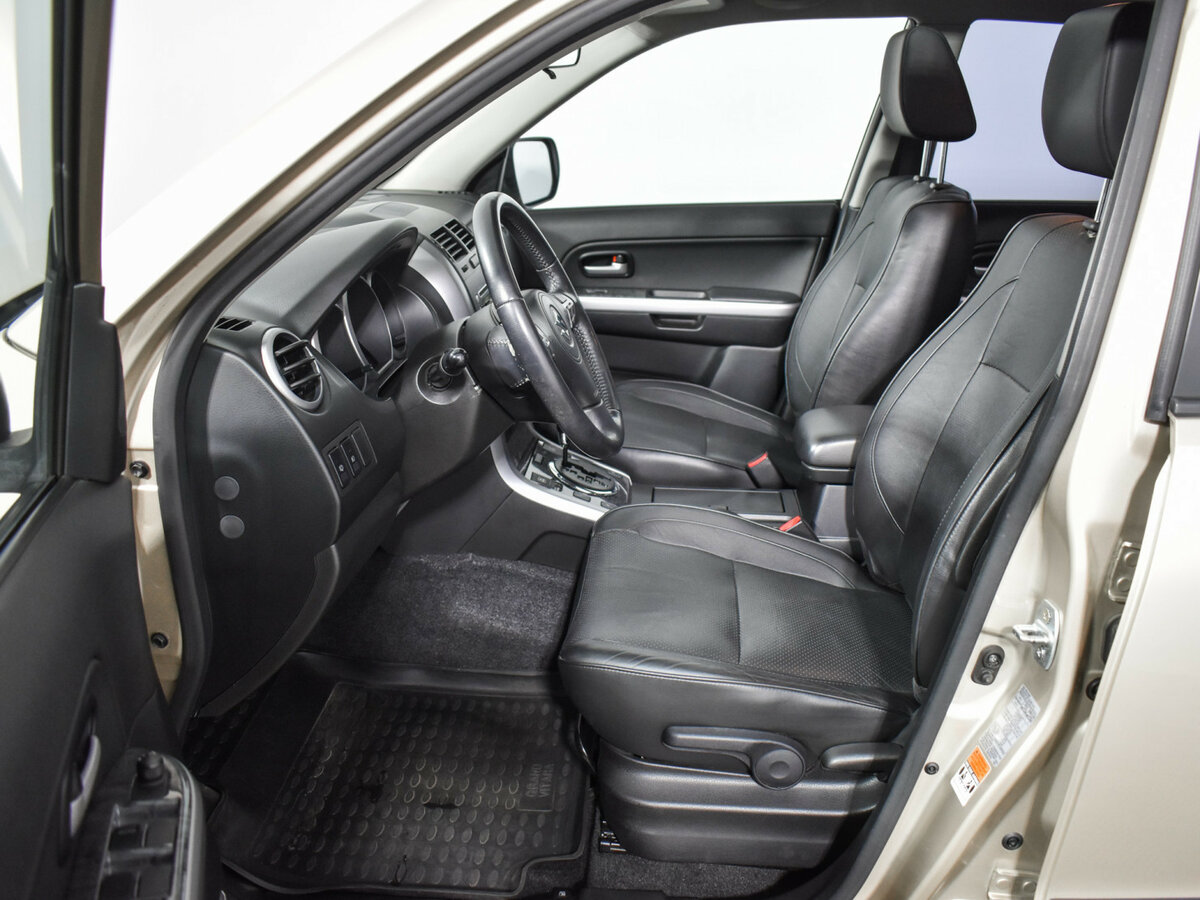 Suzuki Grand Vitara с пробегом — 2010 год. Фото: #9