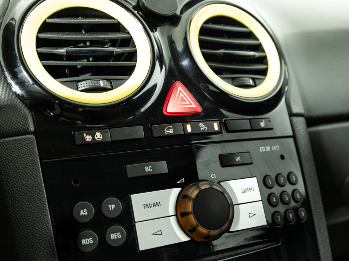 Opel Corsa с пробегом — 2011 год. Фото: #13