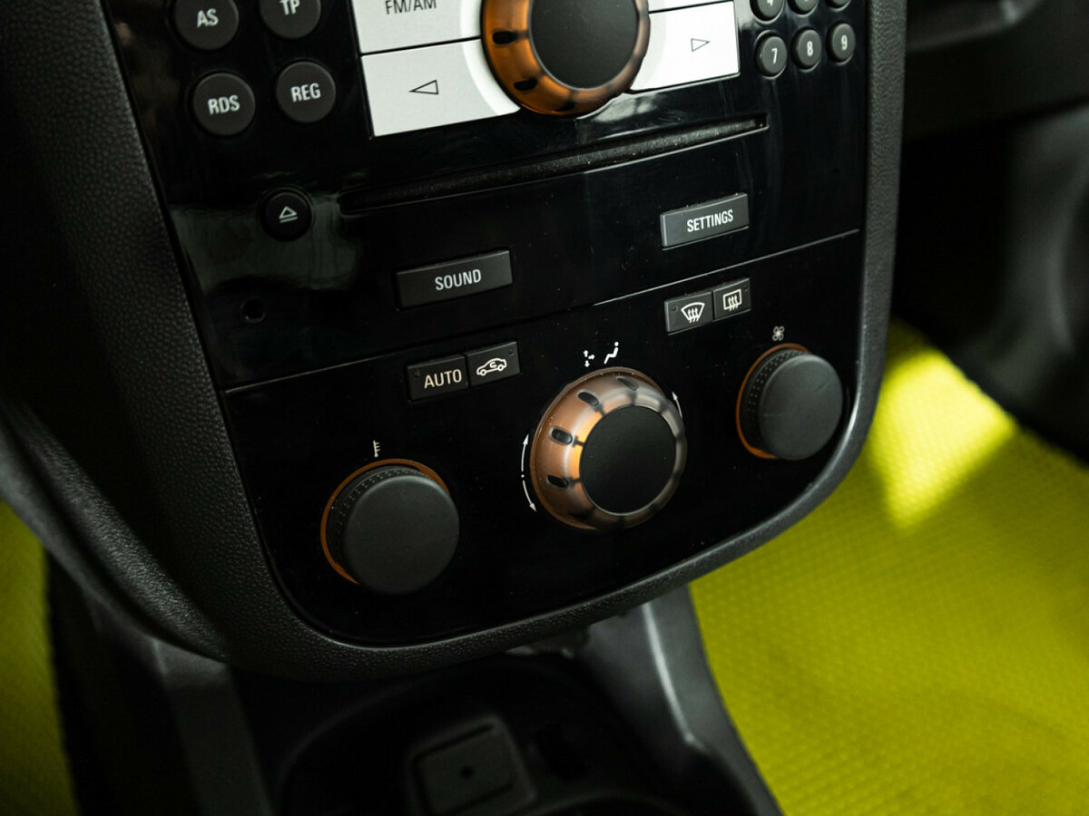 Opel Corsa с пробегом — 2011 год. Фото: #14