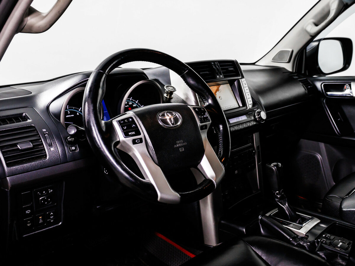 Toyota Land Cruiser Prado с пробегом — 2010 год. Фото: #9