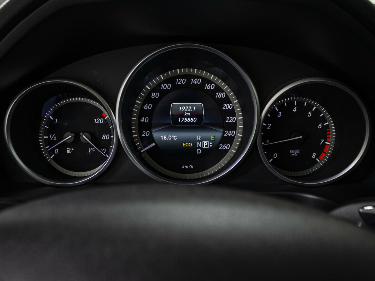 Mercedes-Benz E-Класс с пробегом — 2014 год. Фото: #10