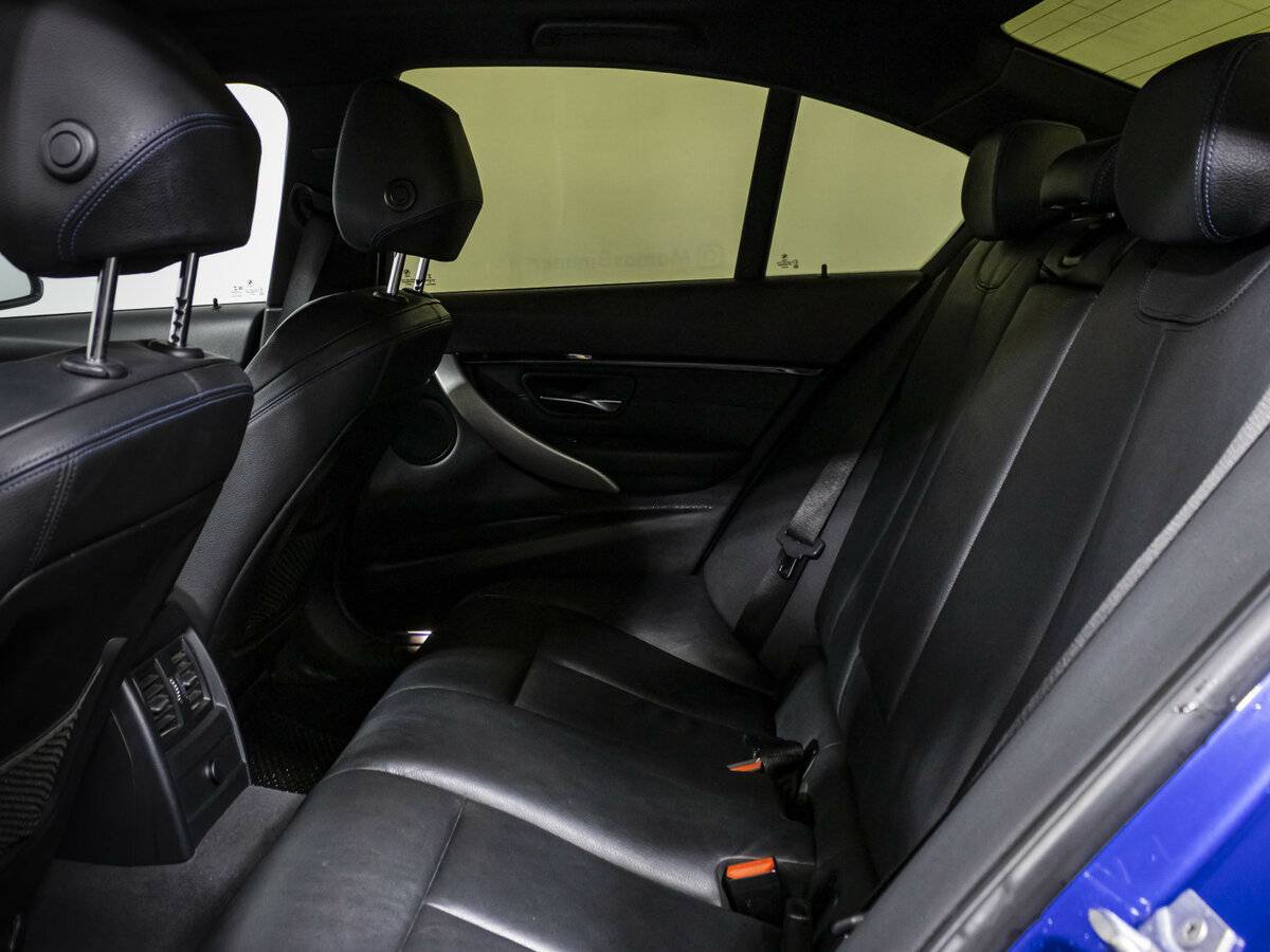 BMW 3 серии с пробегом — 2018 год. Фото: #11