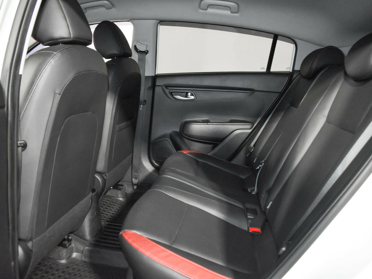 Kia Rio с пробегом — 2020 год. Фото: #10