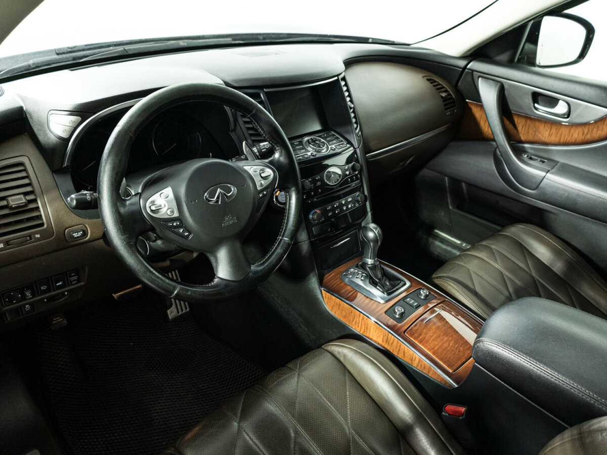 Infiniti FX с пробегом — 2012 год. Фото: #10