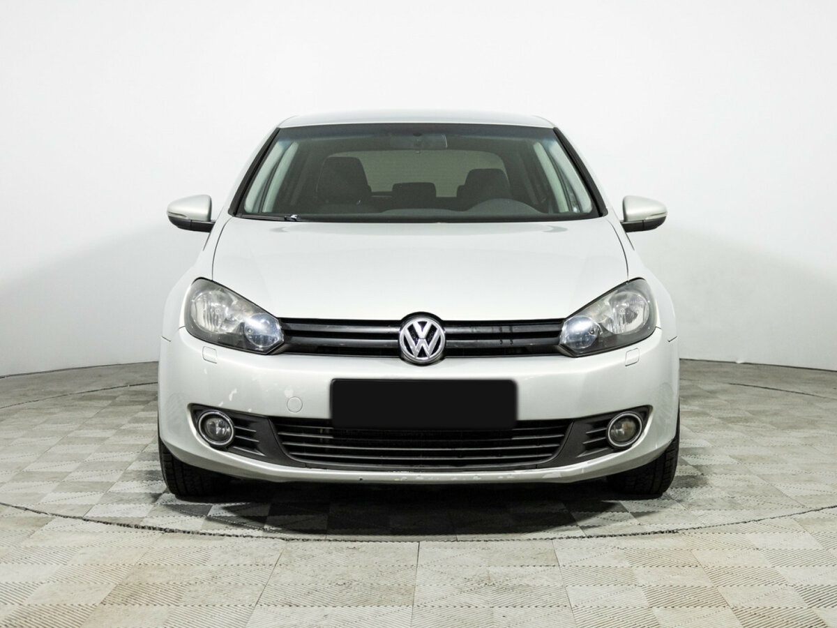 Volkswagen Golf с пробегом — 2010 год. Фото: #1