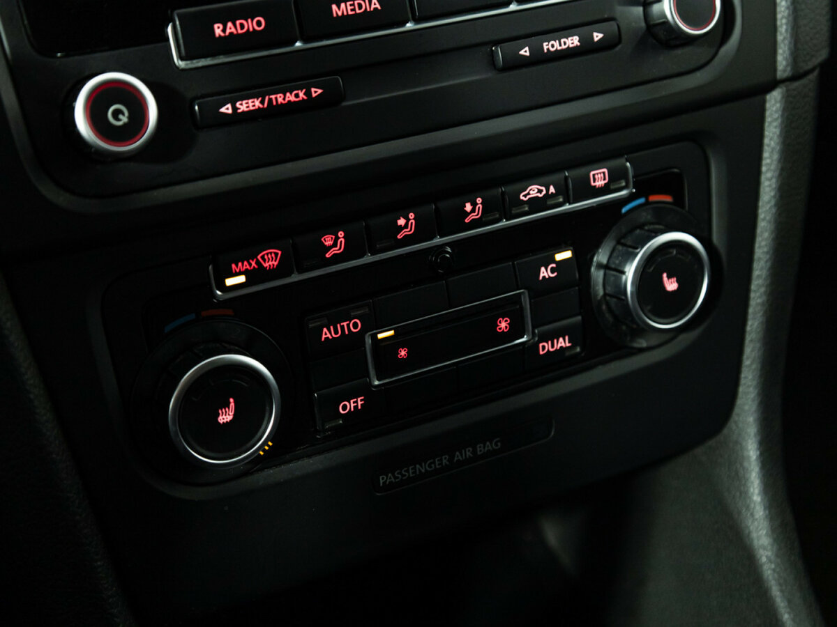 Volkswagen Golf с пробегом — 2010 год. Фото: #14