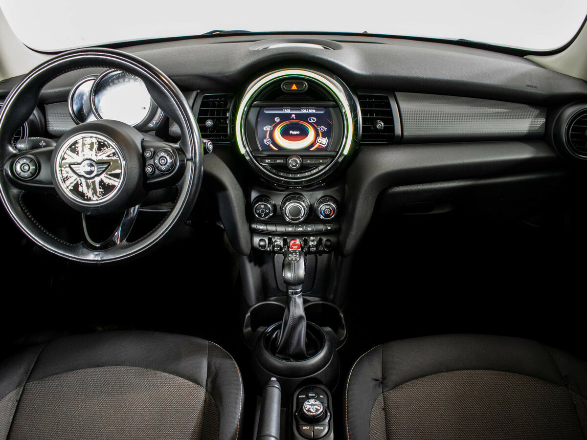 Mini Hatch с пробегом — 2017 год. Фото: #11