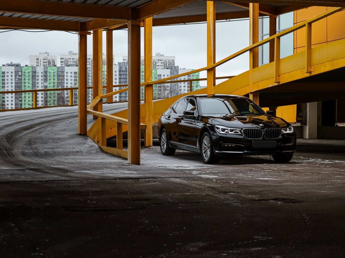 BMW 7 серии с пробегом — 2017 год. Фото: #15