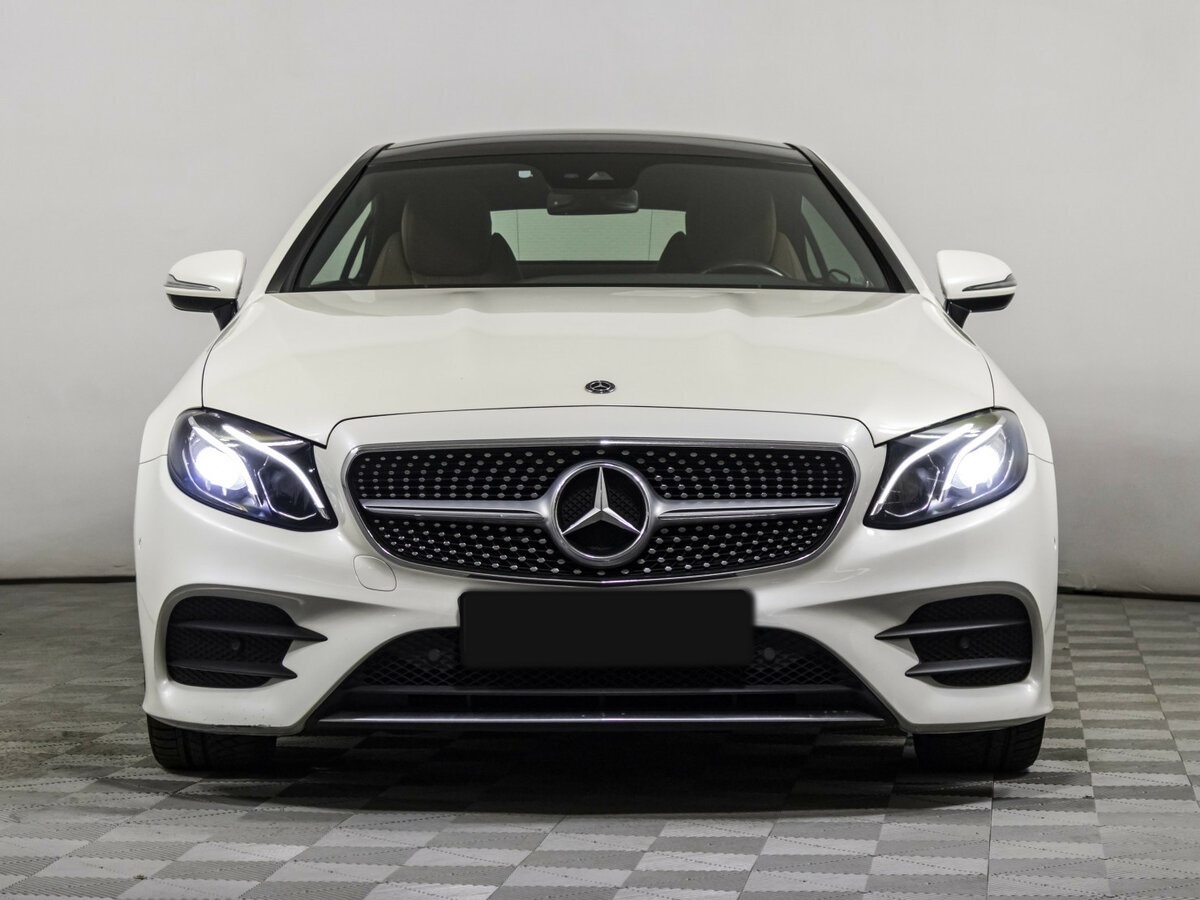 Mercedes-Benz E-Класс с пробегом — 2018 год. Фото: #1