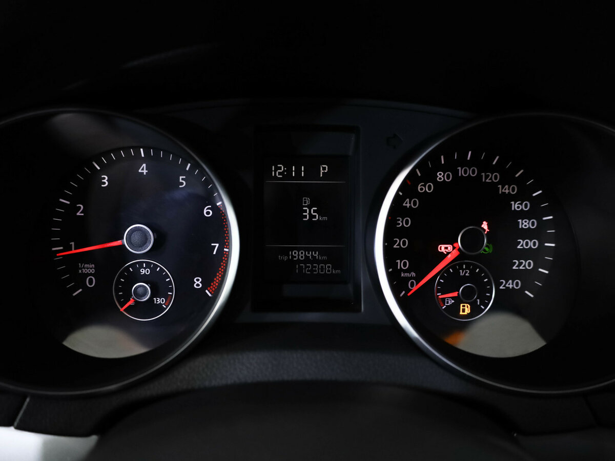 Volkswagen Golf с пробегом — 2009 год. Фото: #7