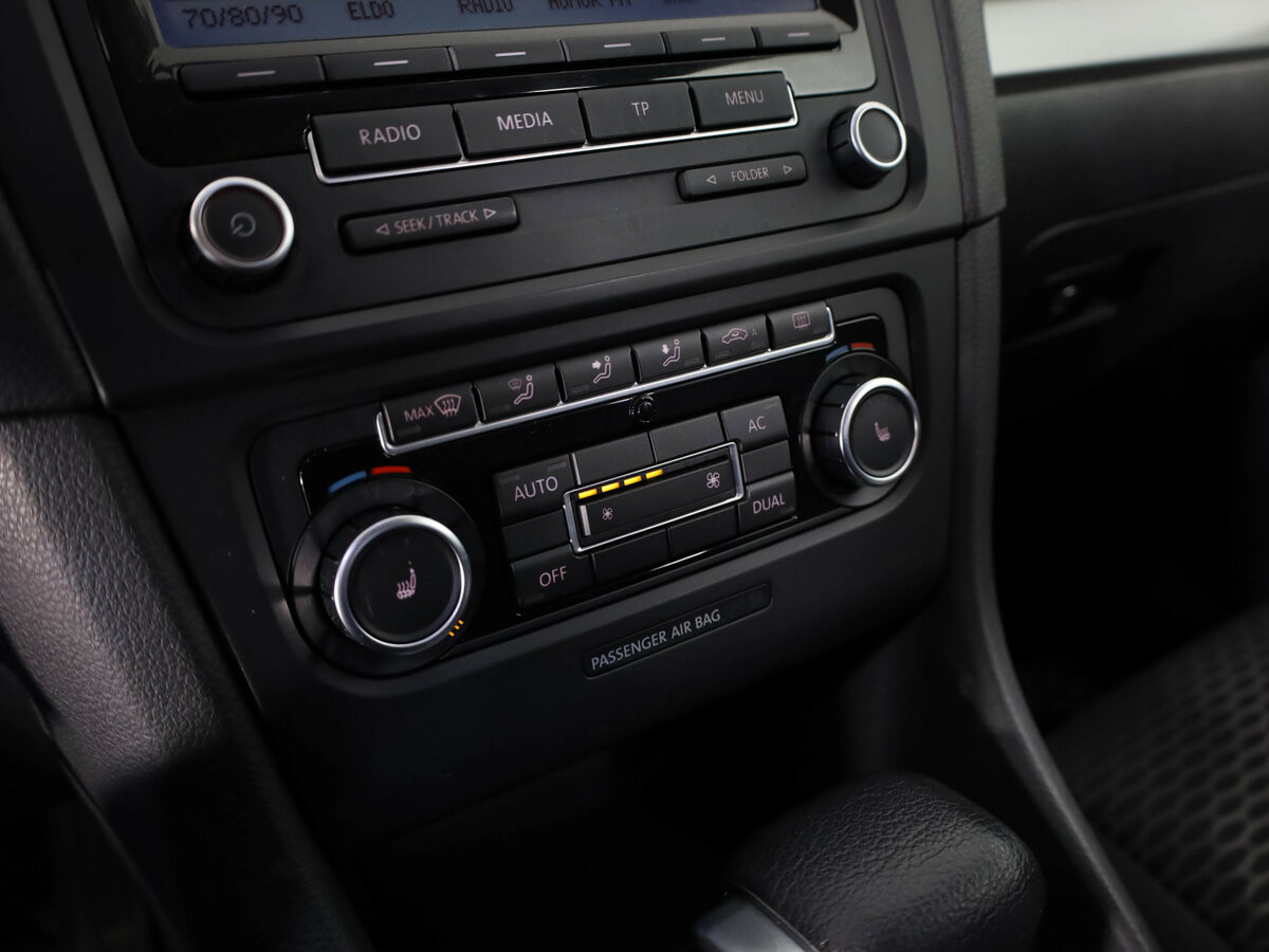 Volkswagen Golf с пробегом — 2009 год. Фото: #9