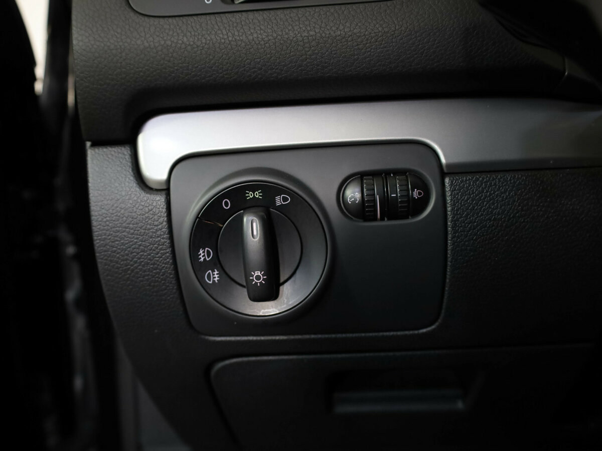 Volkswagen Golf с пробегом — 2009 год. Фото: #11