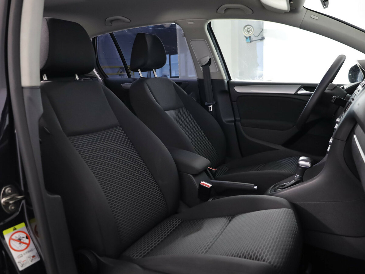 Volkswagen Golf с пробегом — 2009 год. Фото: #14