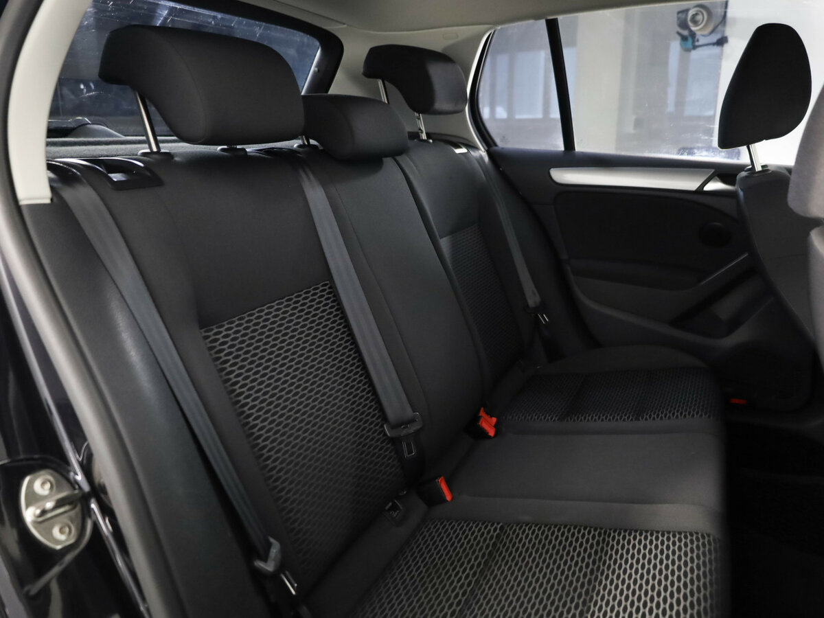Volkswagen Golf с пробегом — 2009 год. Фото: #15